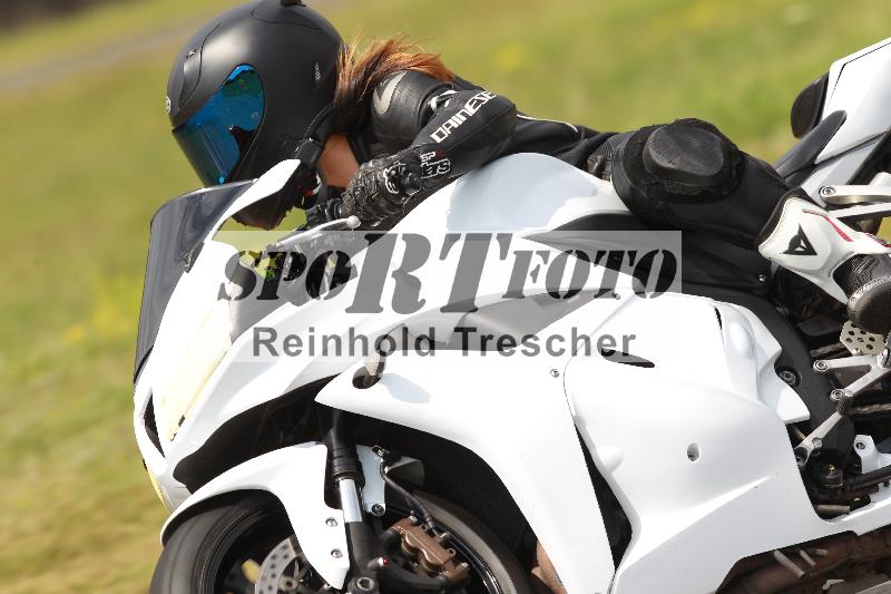 Archiv-2022/13 25.04.2022 Plüss Moto Sport ADR/Freies Fahren/16
